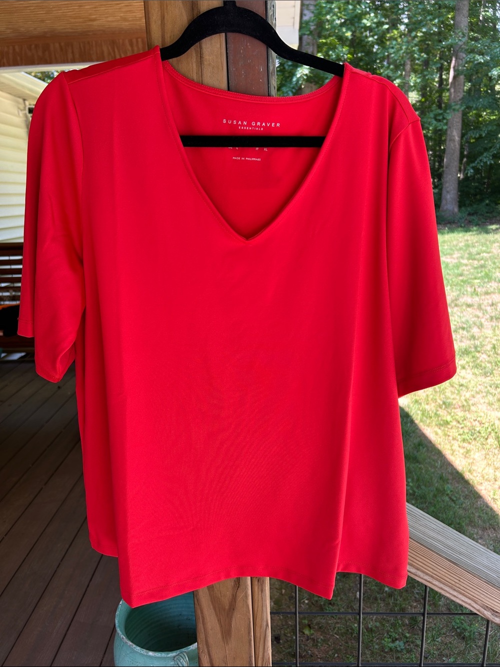 Susan Graver Bright Red V-Neck Short Sleeve Top